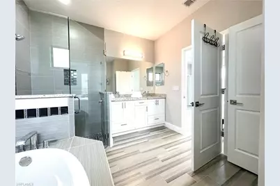 812 SW 8th Pl, Cape Coral, FL 33991 - Photo 13