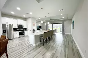 812 SW 8th Pl, Cape Coral, FL 33991 - Photo 1
