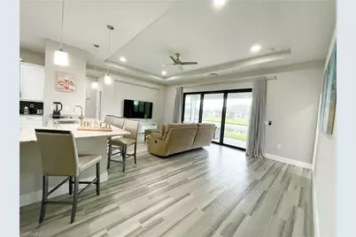812 SW 8th Pl, Cape Coral, FL 33991 - Photo 5
