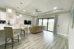 812 SW 8th Pl, Cape Coral, FL 33991 - Photo 5