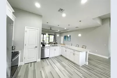 812 SW 8th Pl, Cape Coral, FL 33991 - Photo 3