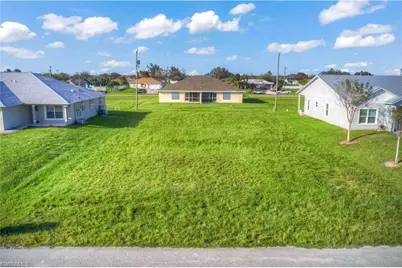 833 NE 15th Ln, Cape Coral, FL 33909 - Photo 7