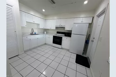 5831 Casablanca Ct, Fort Myers, FL 33919 - Photo 5