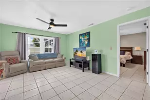 1118 SE 18th St, Cape Coral, FL 33990 - Photo 13