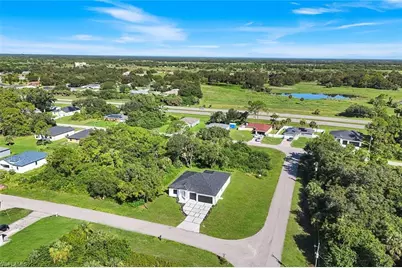 6044 Acorn Cir, Labelle, FL 33935 - Photo 5