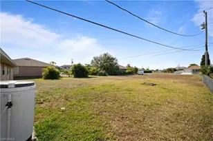 2028 NE 17th Pl, Cape Coral, FL 33909 - Photo 15