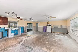 4917 Triton Ct W, Cape Coral, FL 33904 - Photo 3