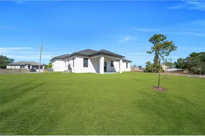1924 NE 33rd Ln, Cape Coral, FL 33909 - Photo 27