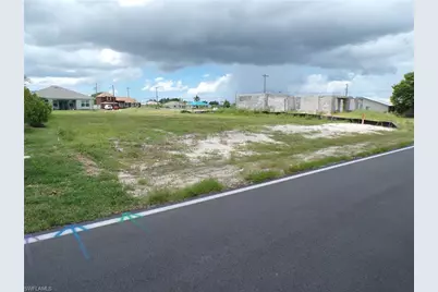 420 Diplomat Pkwy E, Cape Coral, FL 33909 - Photo 3