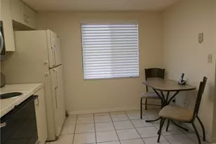 11300 Caravel Cir, Fort Myers, FL 33908 - Photo 5