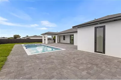 1018 NE Juanita Pl, Cape Coral, FL 33909 - Photo 35