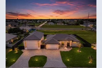1018 NE Juanita Pl, Cape Coral, FL 33909 - Photo 43