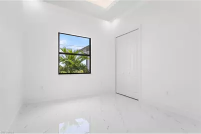 1018 NE Juanita Pl, Cape Coral, FL 33909 - Photo 21
