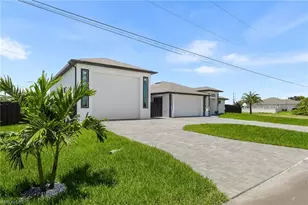 1018 NE Juanita Pl, Cape Coral, FL 33909 - Photo 3