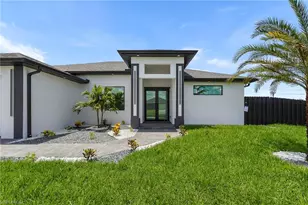 1018 NE Juanita Pl, Cape Coral, FL 33909 - Photo 5