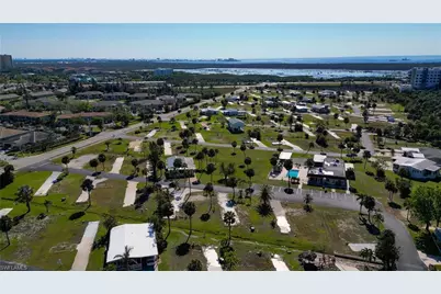 13661 Catbird Dr, Fort Myers, FL 33908 - Photo 9
