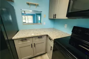 1055 Palm Ave, North Fort Myers, FL 33903 - Photo 9