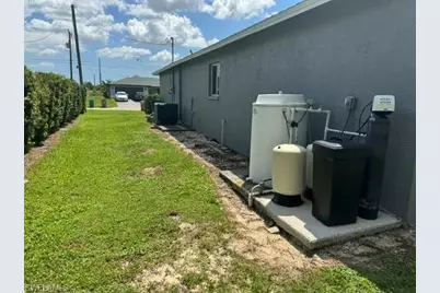 33 NW 25th St, Cape Coral, FL 33993 - Photo 31