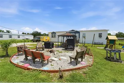 3621 Dustin Dr, Labelle, FL 33935 - Photo 3