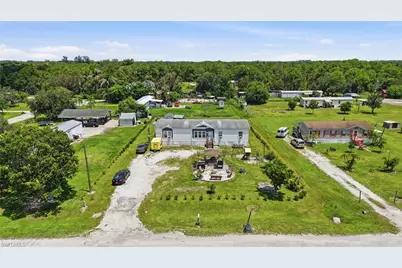 3621 Dustin Dr, Labelle, FL 33935 - Photo 5