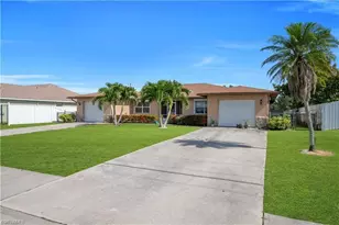 836 SW Trafalgar Parkway, Cape Coral, FL 33991 - Photo 3
