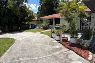 5829 Casablanca Ct, Fort Myers, FL 33919 - Photo 3