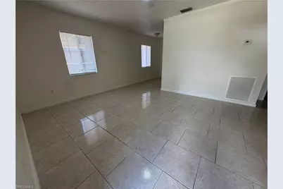 5829 Casablanca Ct, Fort Myers, FL 33919 - Photo 5