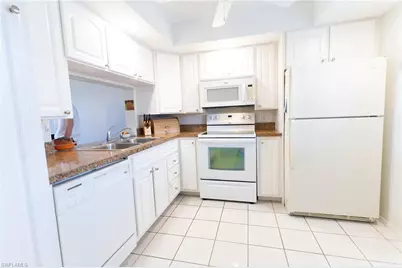 1747 Pebble Beach Dr #302, Fort Myers, FL 33907 - Photo 9