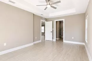3464 NE 9th Pl, Cape Coral, FL 33909 - Photo 9