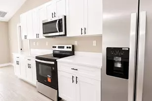 3464 NE 9th Pl, Cape Coral, FL 33909 - Photo 5