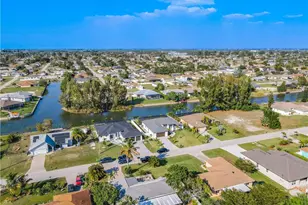 217 SW 21st St, Cape Coral, FL 33991 - Photo 41