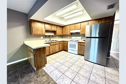 1307 SW Santa Barbara Pl, Cape Coral, FL 33991 - Photo 3
