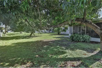 205 Maine Ave, Fort Myers, FL 33905 - Photo 9