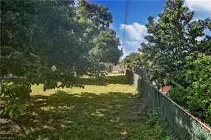 205 Maine Ave, Fort Myers, FL 33905 - Photo 7