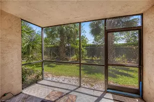 2700 Park Windsor Dr, Fort Myers, FL 33901 - Photo 15