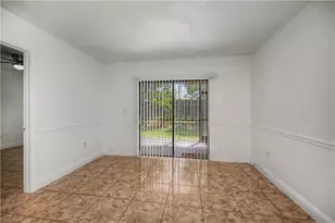 2700 Park Windsor Dr, Fort Myers, FL 33901 - Photo 11