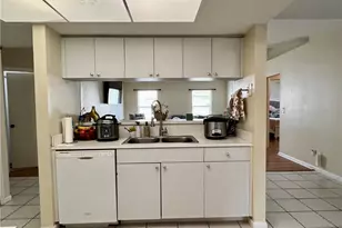 118 SW 10th Terrace, Cape Coral, FL 33991 - Photo 17