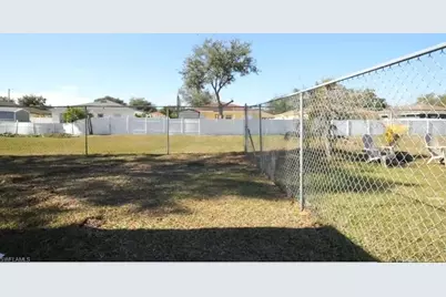8434 N River Dune St, Tampa, FL 33617 - Photo 3