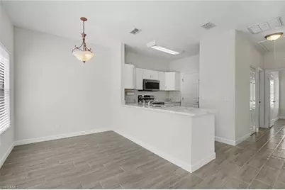 6081 Lake Front Dr, Fort Myers, FL 33908 - Photo 9