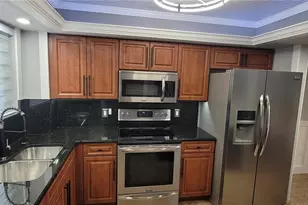 2121 Collier Ave E, Fort Myers, FL 33901 - Photo 3