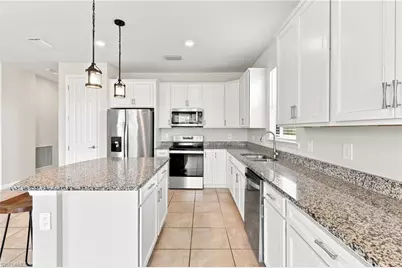3721 E Hampton Cir, Alva, FL 33920 - Photo 11