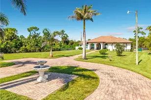 90 22nd Ave NW, Naples, FL 34120 - Photo 5