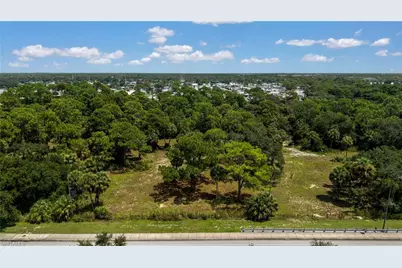 27575 Imperial Pkwy, Bonita Springs, FL 34135 - Photo 19