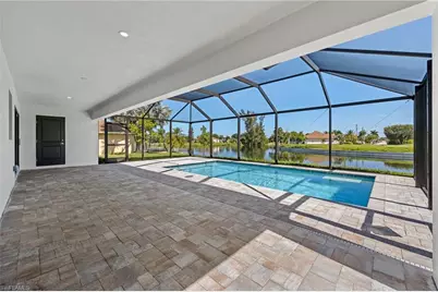 1807 NE 2nd St, Cape Coral, FL 33909 - Photo 3