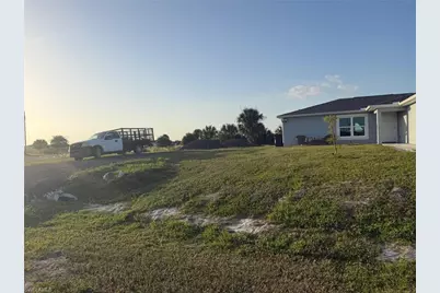 1046 Saturn Ct, Labelle, FL 33945 - Photo 17