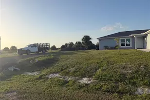 1046 Saturn Ct, Labelle, FL 33945 - Photo 17