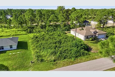 728 Asher St E, Lehigh Acres, FL 33974 - Photo 7