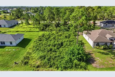 728 Asher St E, Lehigh Acres, FL 33974 - Photo 5