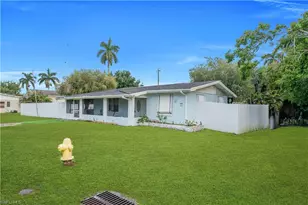 77 Glenmont Dr W, North Fort Myers, FL 33917 - Photo 1