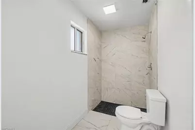 638 NE 15th Ct, Cape Coral, FL 33909 - Photo 17